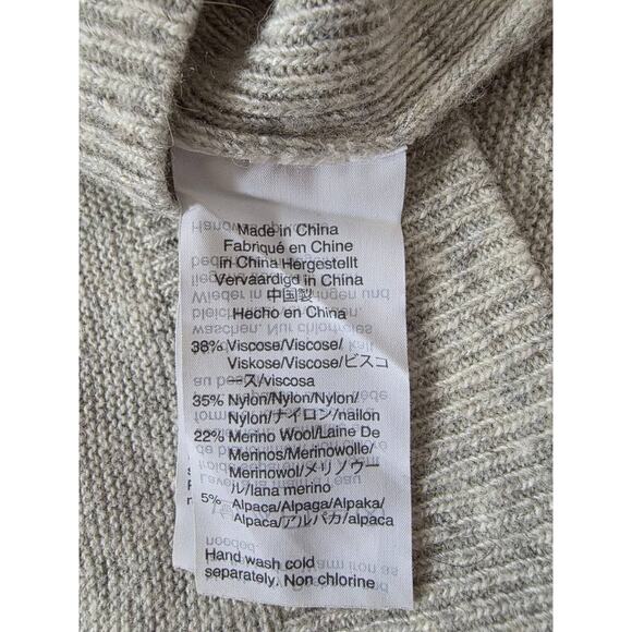 Madewell Grey Merino extra fine V-Neck Alpaca Sweater Size Medium A001814 - Picture 5 of 7